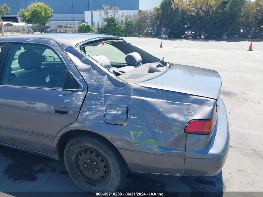 1999 Toyota Camry Ce VIN: 4T1BG22K3XU563198 Lot: 39718288