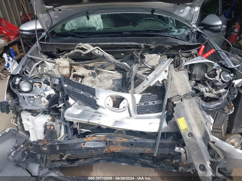 2014 TOYOTA RAV4 XLE - JTMRFREVXED064674