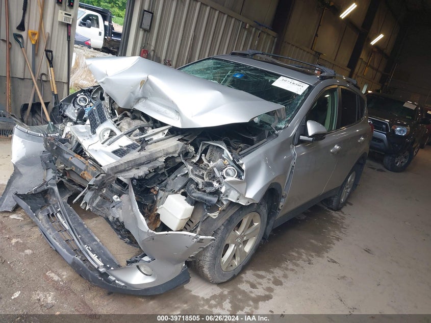 2014 TOYOTA RAV4 XLE - JTMRFREVXED064674