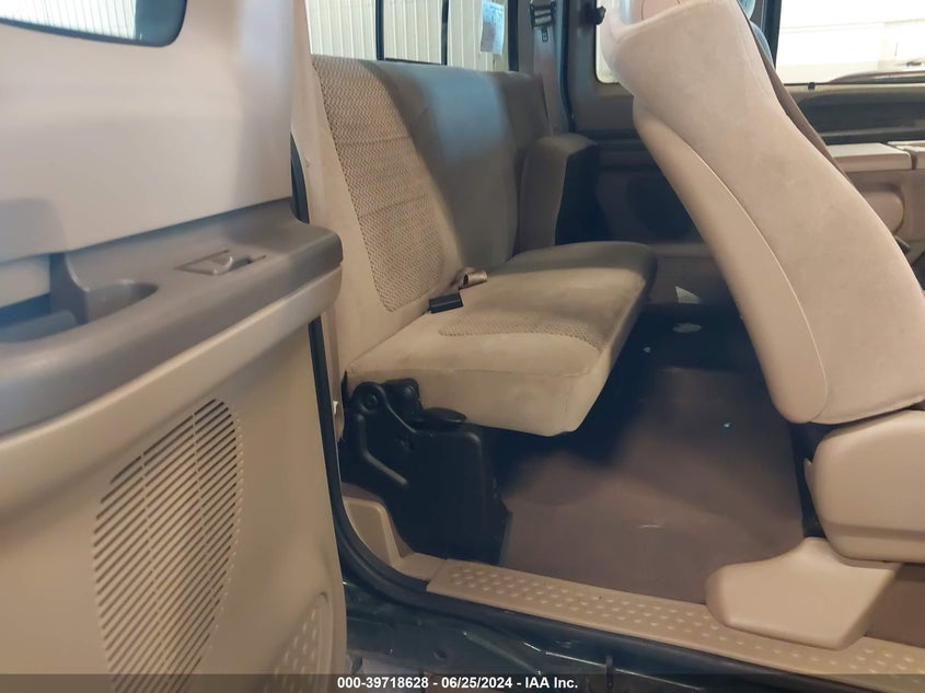 2001 Ford F250 Super Duty VIN: 1FTNX21S41EC53310 Lot: 39718628