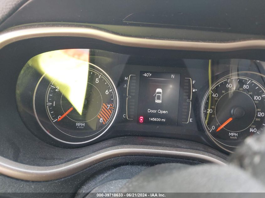 2015 Jeep Cherokee Latitude VIN: 1C4PJMCS7FW528592 Lot: 39718633