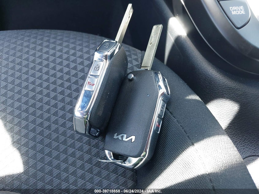 2024 Kia Soul Lx VIN: KNDJ23AU8R7914244 Lot: 39718858