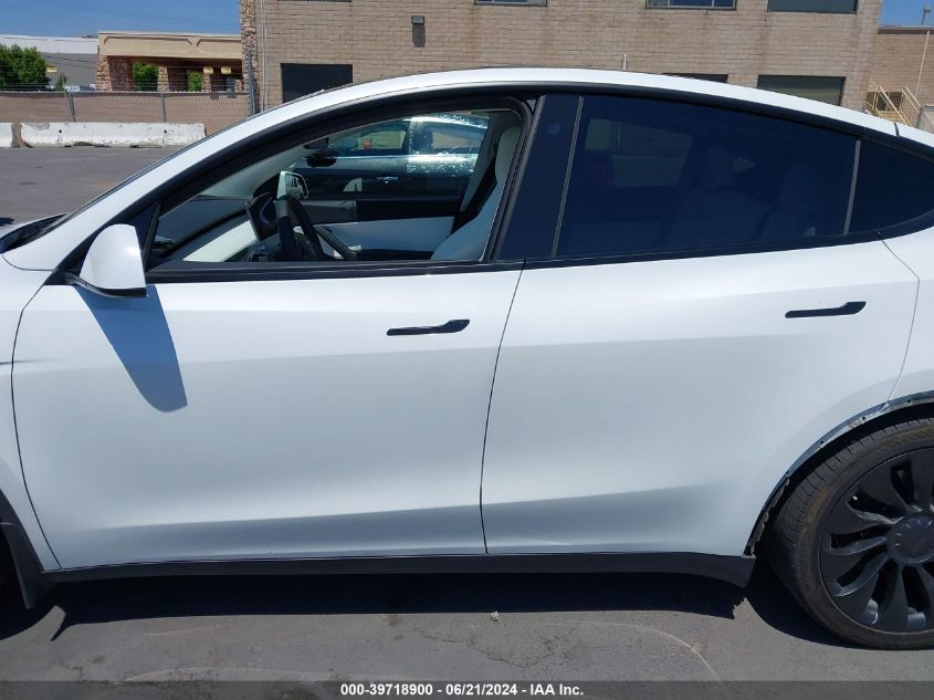 2022 Tesla Model Y Performance Dual Motor All-Wheel Drive VIN: 7SAYGDEF2NF407977 Lot: 39718900