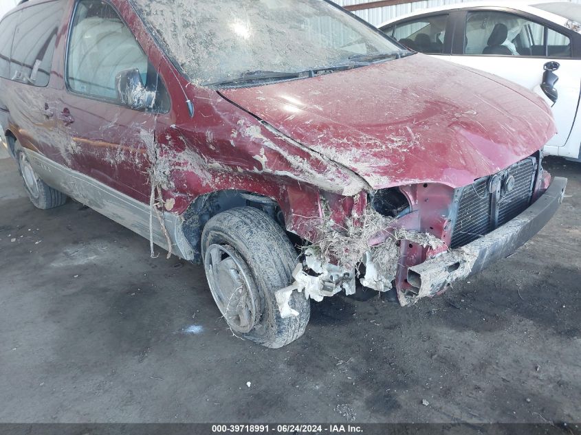 2000 Toyota Sienna Xle VIN: 4T3ZF13C7YU286826 Lot: 39718991