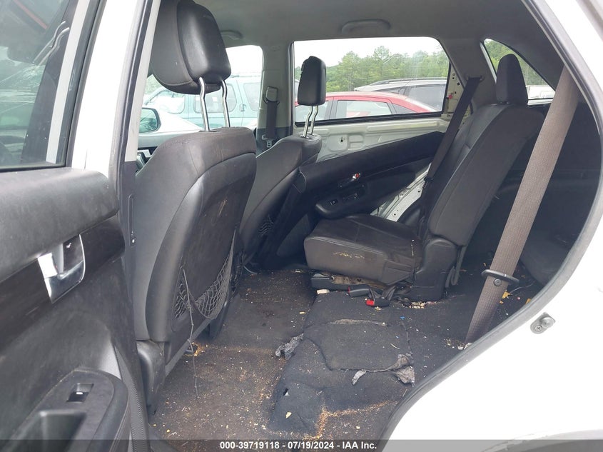 2011 Kia Sorento Lx V6 VIN: 5XYKT4A22BG068840 Lot: 39719118