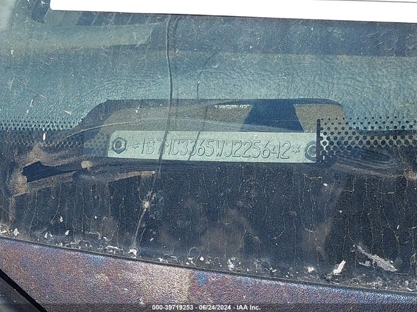 1998 Dodge Ram 3500 St VIN: 1B7MC3365WJ225642 Lot: 39719253