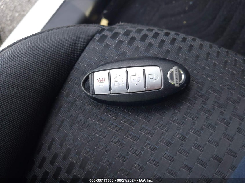 2017 Nissan Sentra Sr VIN: 3N1AB7AP9HY396677 Lot: 39719303