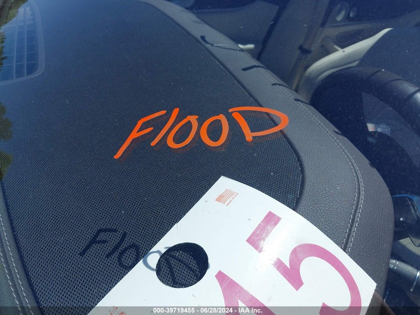 2017 Mercedes-Benz E 300 4Matic VIN: WDDZF4KBXHA068197 Lot: 39719455