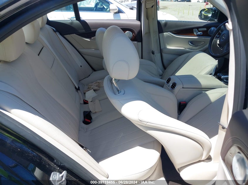 2017 Mercedes-Benz E 300 4Matic VIN: WDDZF4KBXHA068197 Lot: 39719455
