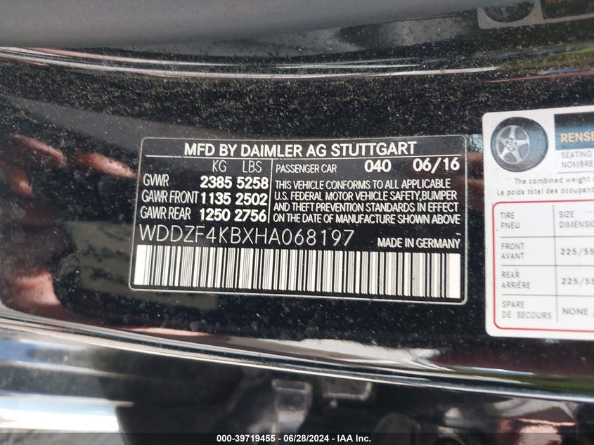 2017 Mercedes-Benz E 300 4Matic VIN: WDDZF4KBXHA068197 Lot: 39719455