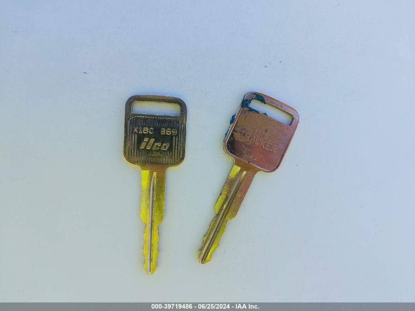 1998 Chevrolet Tracker VIN: 2CNBJ1360W6921786 Lot: 39719486