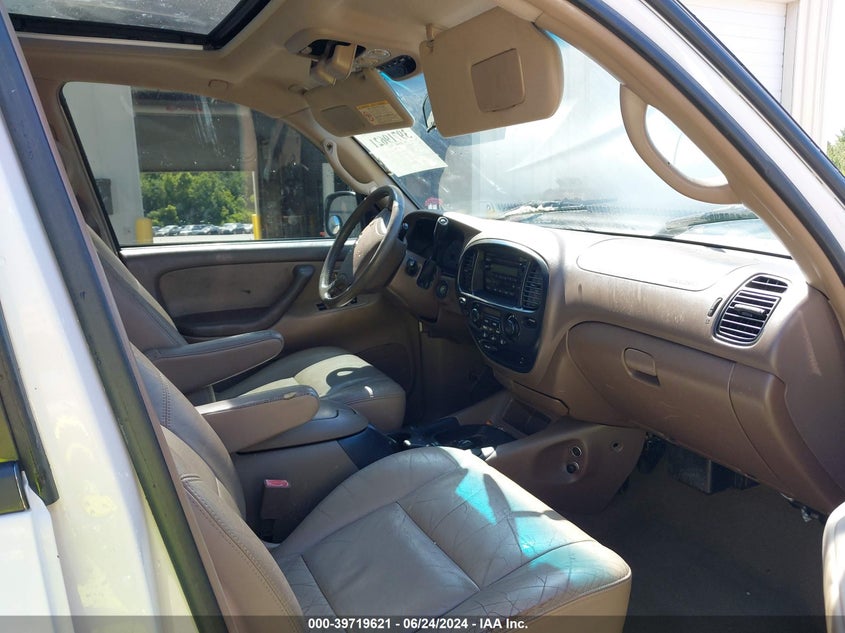 2004 Toyota Sequoia Sr5 V8 VIN: 5TDZT34A34S220903 Lot: 39719621