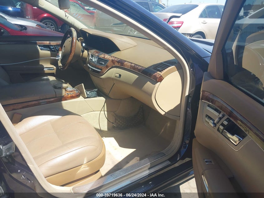 2008 Mercedes-Benz S 550 4Matic VIN: WDDNG86X18A212423 Lot: 39719636