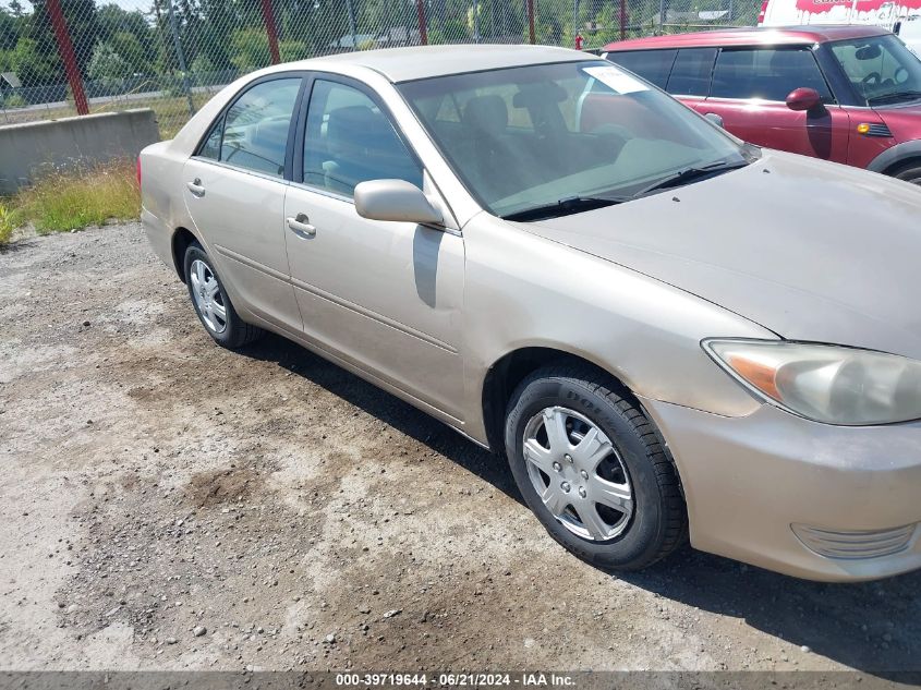 2004 Toyota Camry Le VIN: 4T1BE32K84U906725 Lot: 39719644