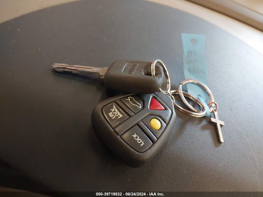 2001 Volvo S60 T5 VIN: YV1RS53D712007833 Lot: 39719832