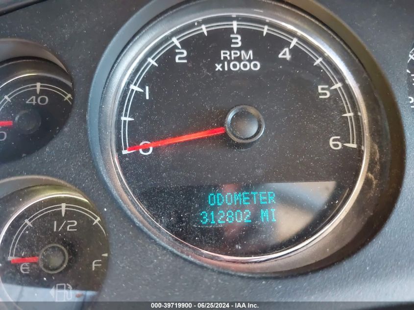 2010 Chevrolet Tahoe Ltz VIN: 1GNUCCE04AR220913 Lot: 39719900