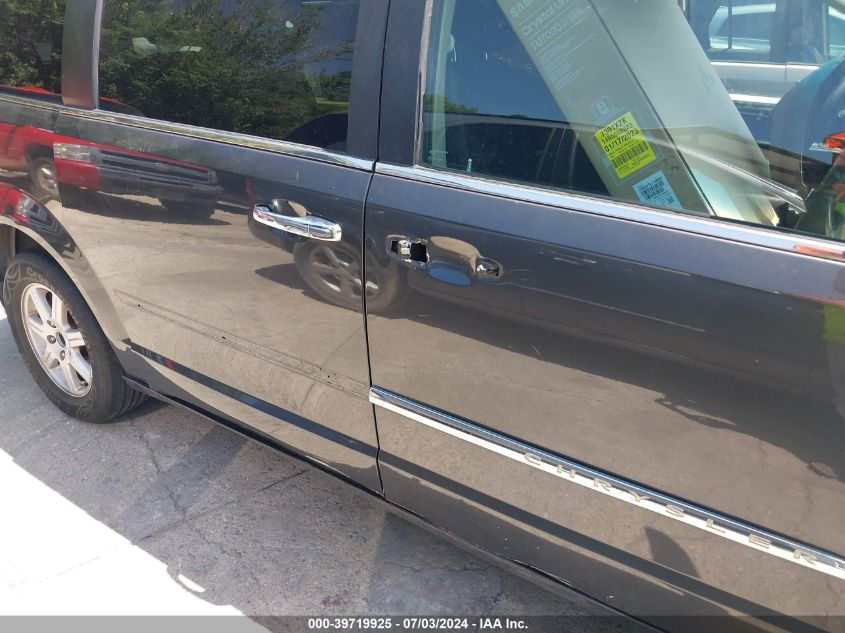 2011 Chrysler Town & Country Touring VIN: 2A4RR5DG7BR746868 Lot: 39719925