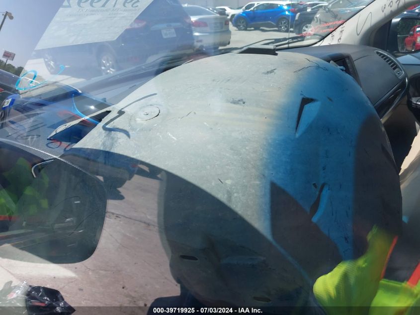 2011 Chrysler Town & Country Touring VIN: 2A4RR5DG7BR746868 Lot: 39719925