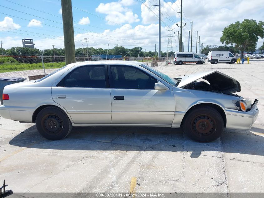 2000 Toyota Camry Le VIN: 4T1BG22K1YU008588 Lot: 39720131