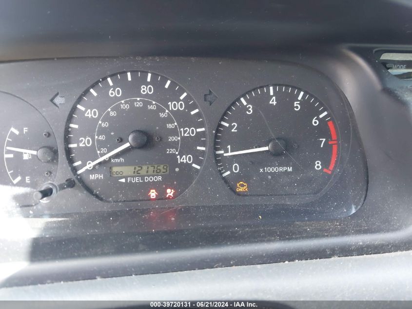 2000 Toyota Camry Le VIN: 4T1BG22K1YU008588 Lot: 39720131