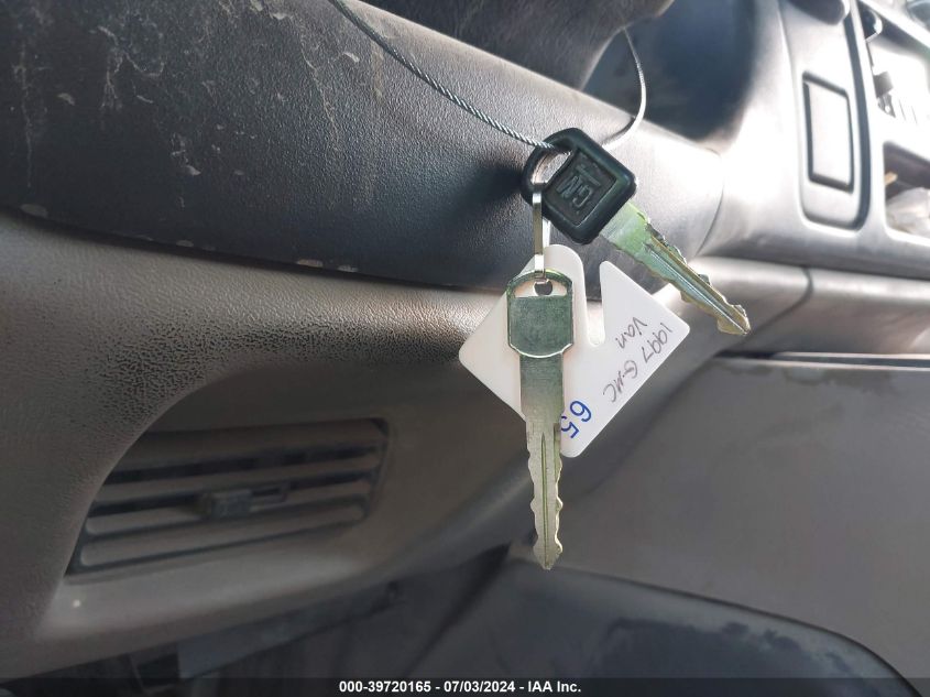 1997 GMC Savana G3500 VIN: 1GJHG39F2V1061013 Lot: 39720165