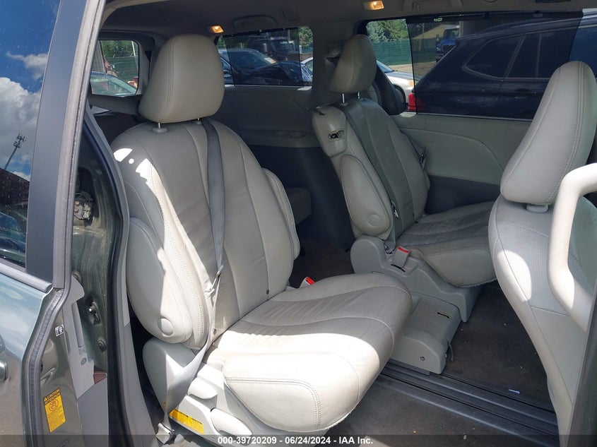 2013 Toyota Sienna Xle V6 8 Passenger VIN: 5TDYK3DC7DS367547 Lot: 39720209