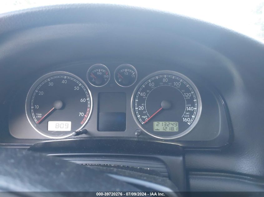 2002 Volkswagen Passat Glx VIN: WVWRH63B72E208690 Lot: 39720276