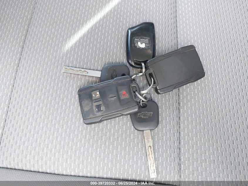 2017 CHEVROLET SILVERADO 1500 CUSTOM - 1GCVKPEC6HZ149936