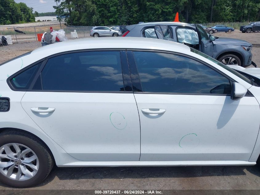 2018 Volkswagen Passat 2.0T R-Line/2.0T S VIN: 1VWAA7A31JC011816 Lot: 39720437