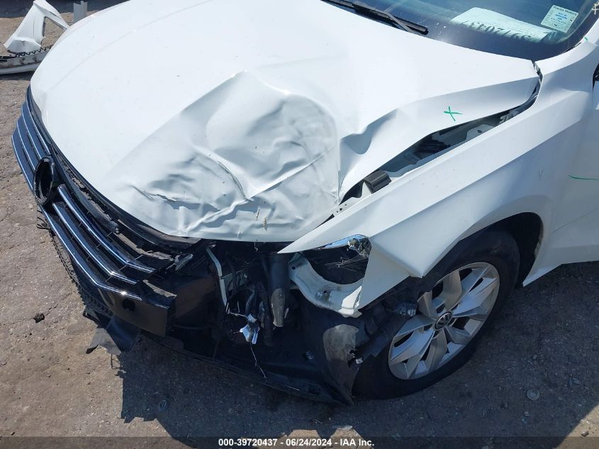 2018 Volkswagen Passat 2.0T R-Line/2.0T S VIN: 1VWAA7A31JC011816 Lot: 39720437