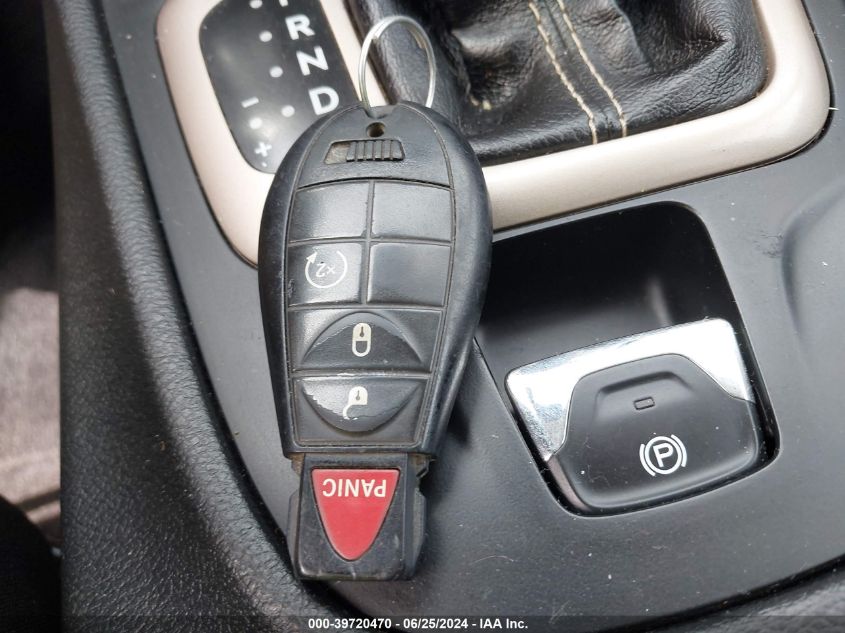 2015 Jeep Cherokee Latitude VIN: 1C4PJMCB9FW576935 Lot: 39720470