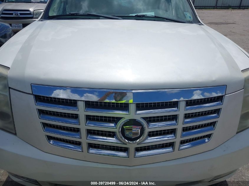 2007 Cadillac Escalade Standard VIN: 1GYEC638X7R360717 Lot: 39720499