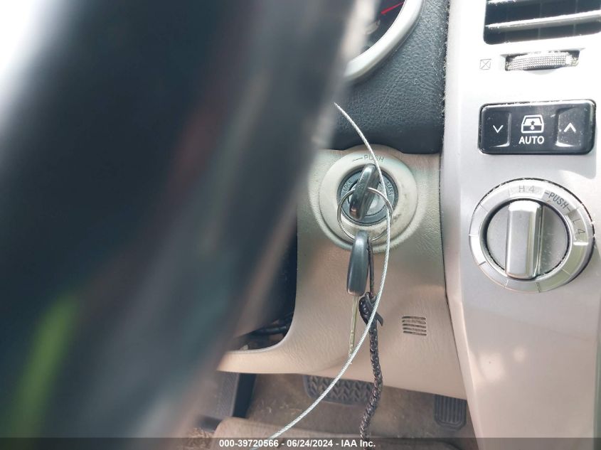 2004 Toyota 4Runner Limited V8 VIN: JTEBT17R240038115 Lot: 39720566