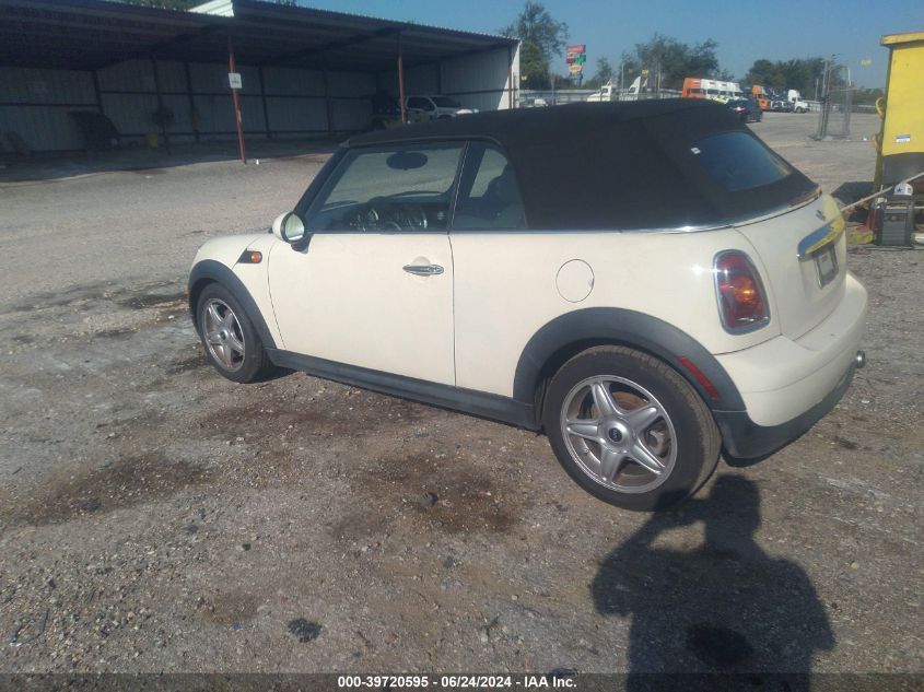 2010 Mini Cooper VIN: WMWMR3C55ATU977H5 Lot: 39720595