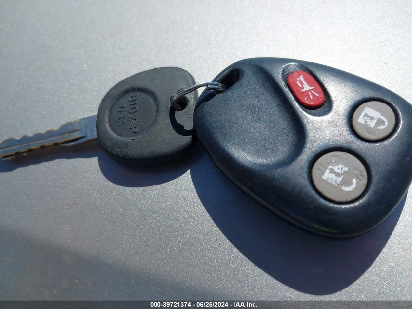 2004 Chevrolet Silverado K2500 Heavy Duty VIN: 1GCHK23UX4F207411 Lot: 39721374