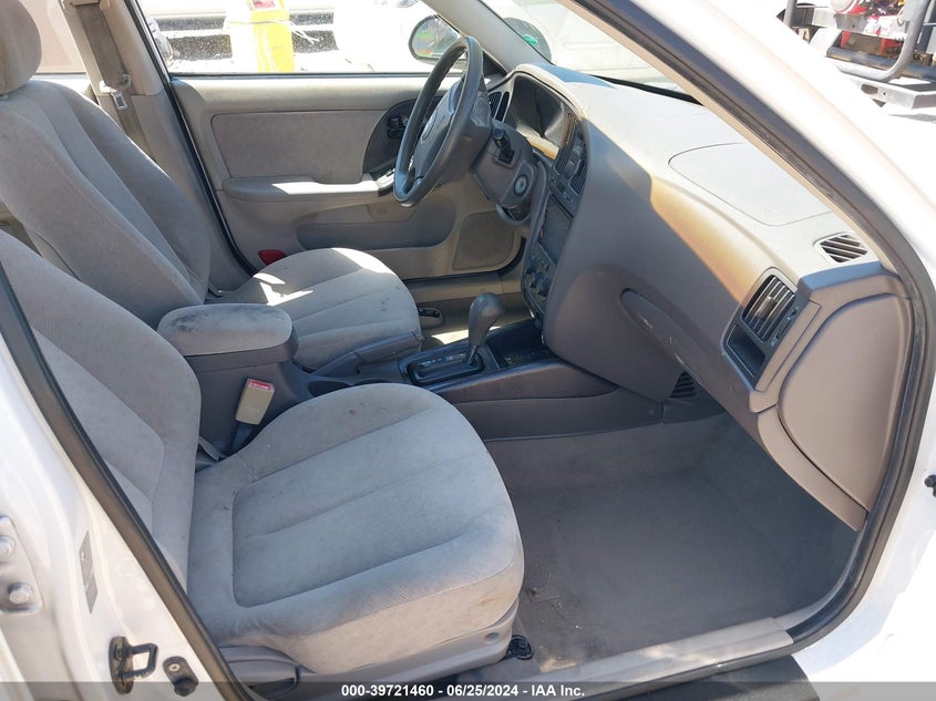 2005 Hyundai Elantra Gls/Gt VIN: KMHDN46D95U152682 Lot: 39721460