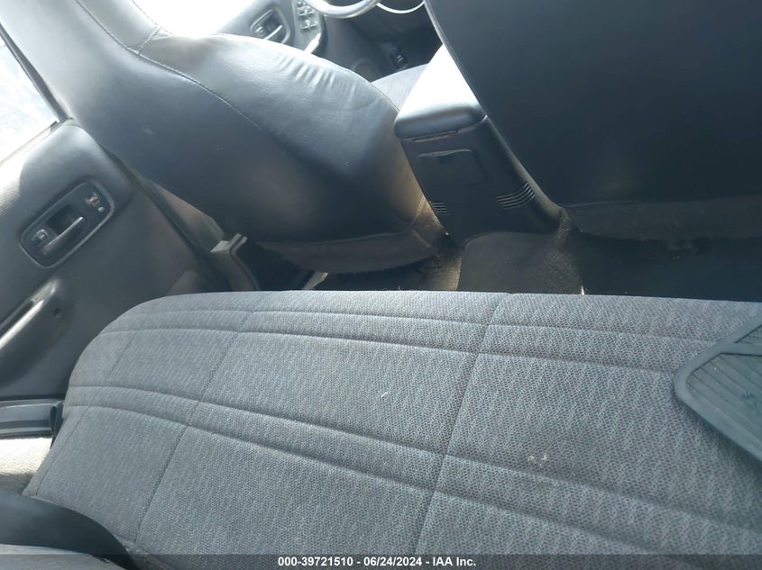 2001 Jeep Cherokee Sport VIN: 1J4FF48S21L585308 Lot: 39721510