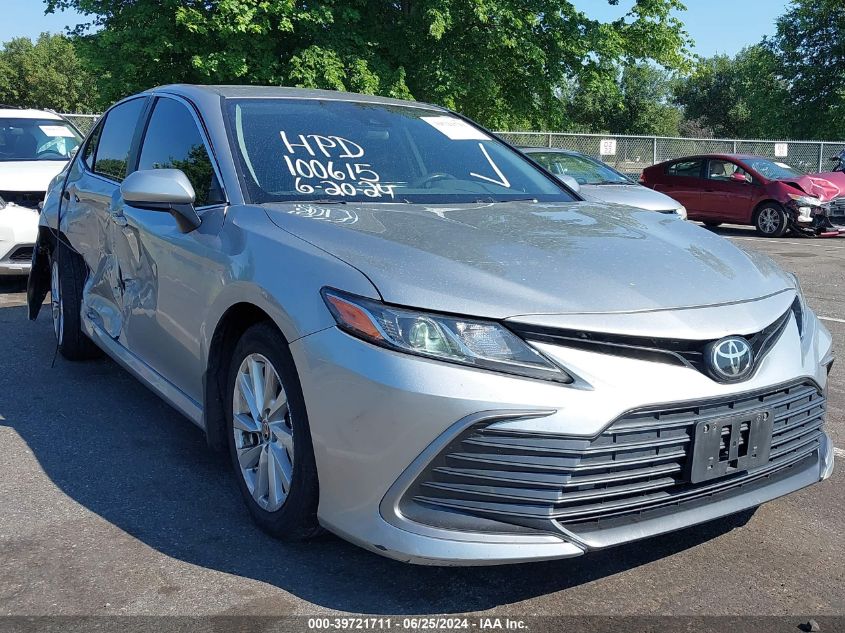 4T1C11AKXMU473155 2021 TOYOTA CAMRY - Image 1