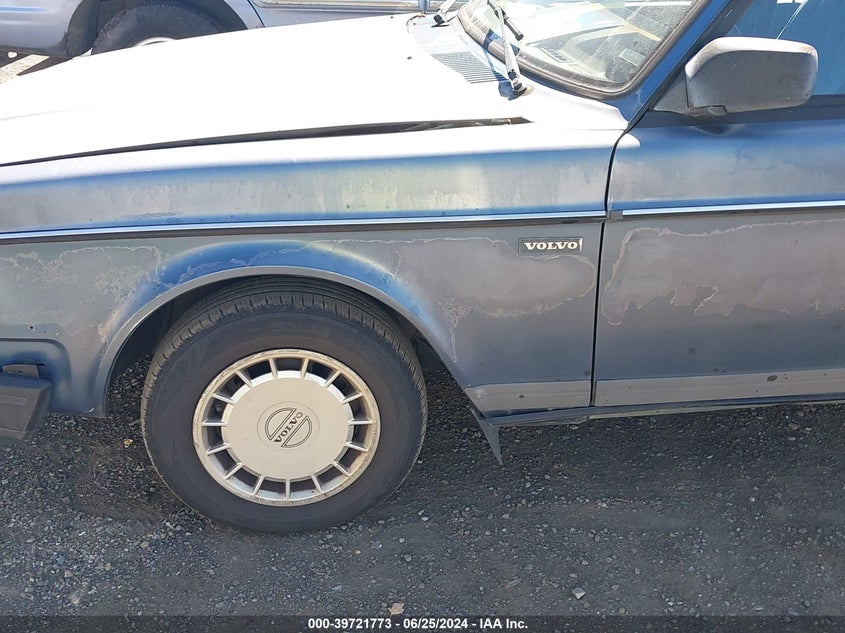 1992 Volvo 240 Gl VIN: YV1AS8816N1458437 Lot: 39721773