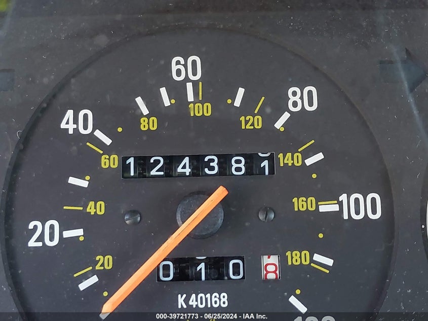 1992 Volvo 240 Gl VIN: YV1AS8816N1458437 Lot: 39721773