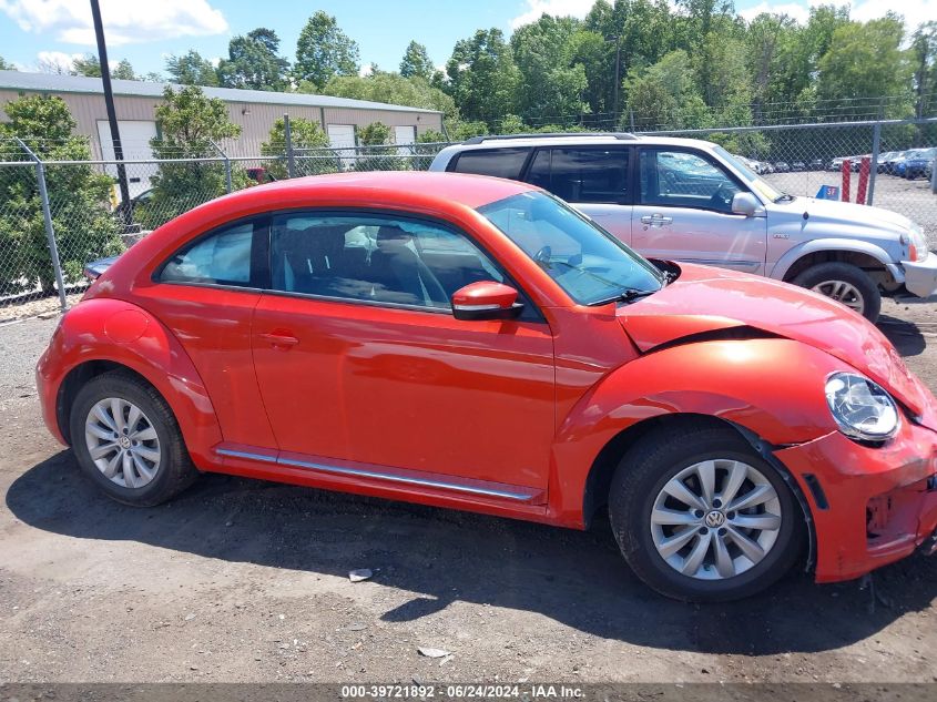 2019 Volkswagen Beetle 2.0T Final Edition Se/2.0T Final Edition Sel/2.0T S VIN: 3VWFD7AT0KM710383 Lot: 39721892