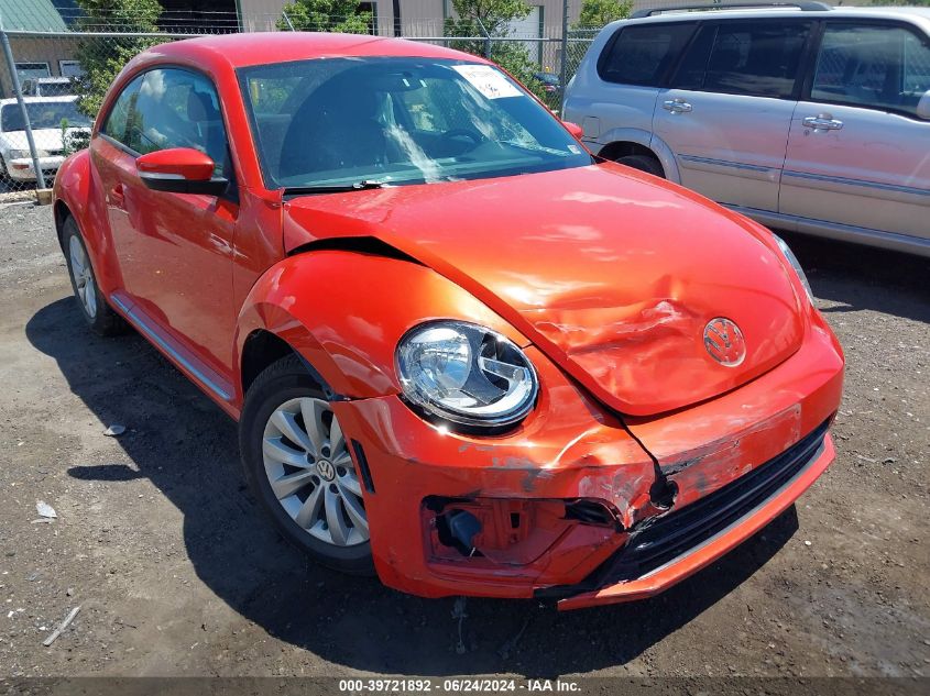 2019 Volkswagen Beetle 2.0T Final Edition Se/2.0T Final Edition Sel/2.0T S VIN: 3VWFD7AT0KM710383 Lot: 39721892