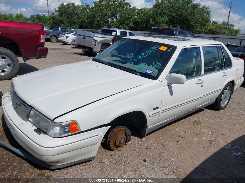 1998 Volvo S90 VIN: YV1KS9605W1135244 Lot: 39721894