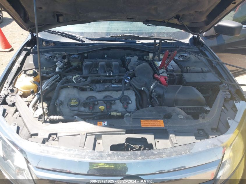 2011 Ford Fusion Sport VIN: 3FAHP0DCXBR142738 Lot: 39721925