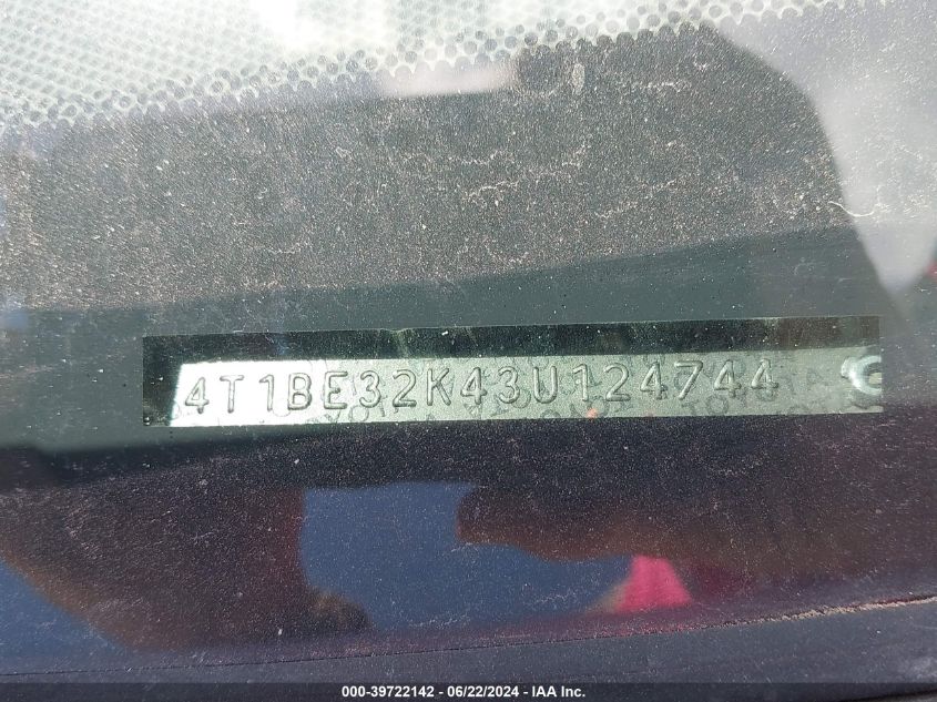 2003 Toyota Camry Le VIN: 4T1BE32K43U124744 Lot: 39722142
