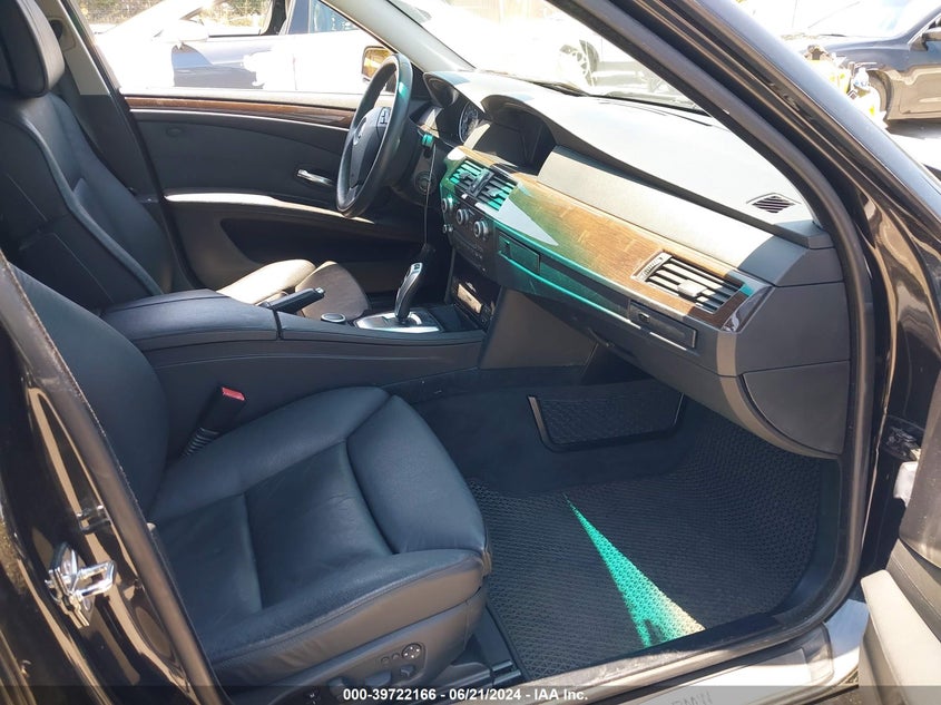 2008 BMW 528Xi VIN: WBANV135X8CZ52161 Lot: 39722166