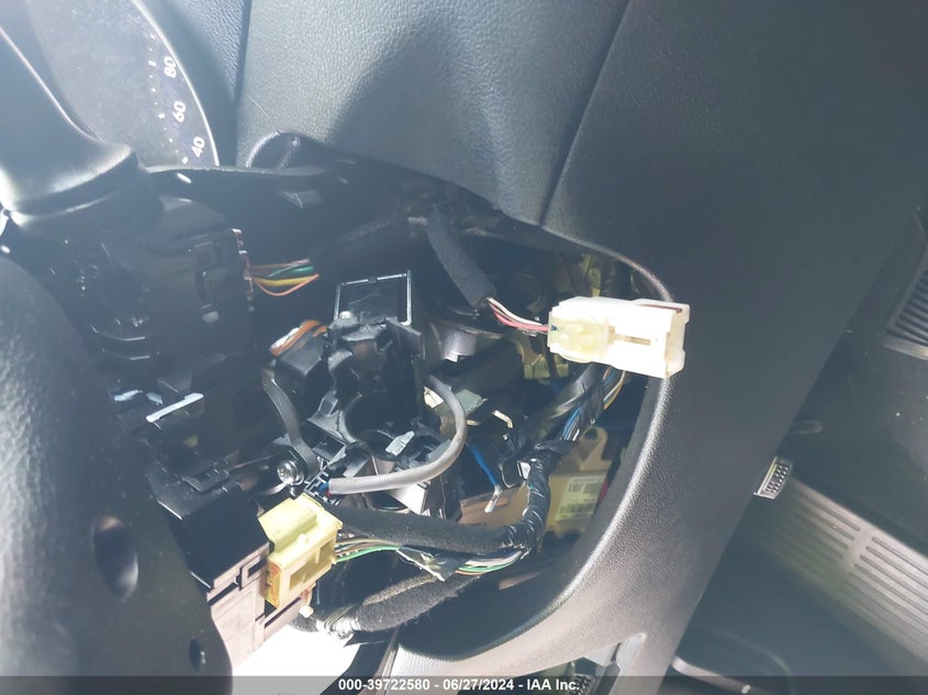 2013 Hyundai Elantra Limited VIN: 5NPDH4AE5DH393305 Lot: 39722580