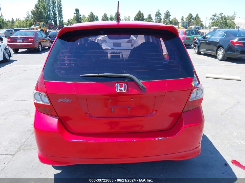 2008 Honda Fit Sport VIN: JHMGD38658S051313 Lot: 39722683