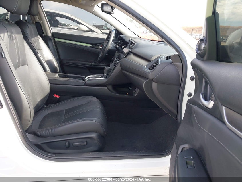 VIN JHMFC1F96JX011122 2018 HONDA CIVIC TOURING