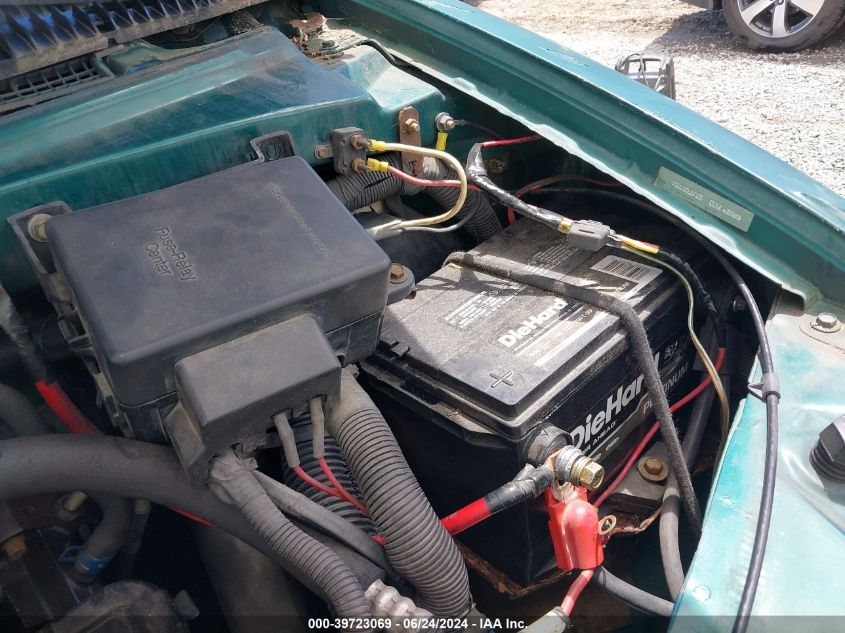 1999 Chevrolet Astro Upfitter Pkg. VIN: 1GBEL19W5XB122754 Lot: 39723069